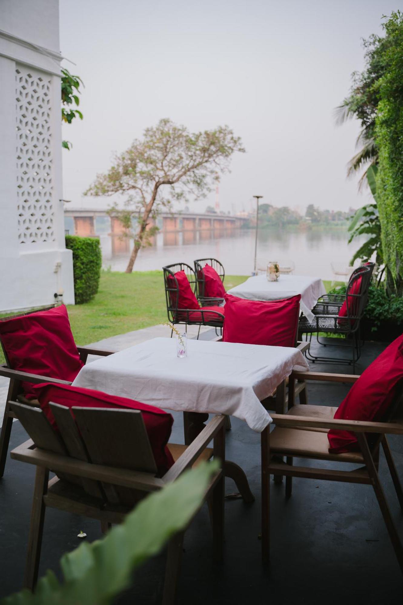White Wall Riverfront Hotel Kamphaeng Phet Zewnętrze zdjęcie