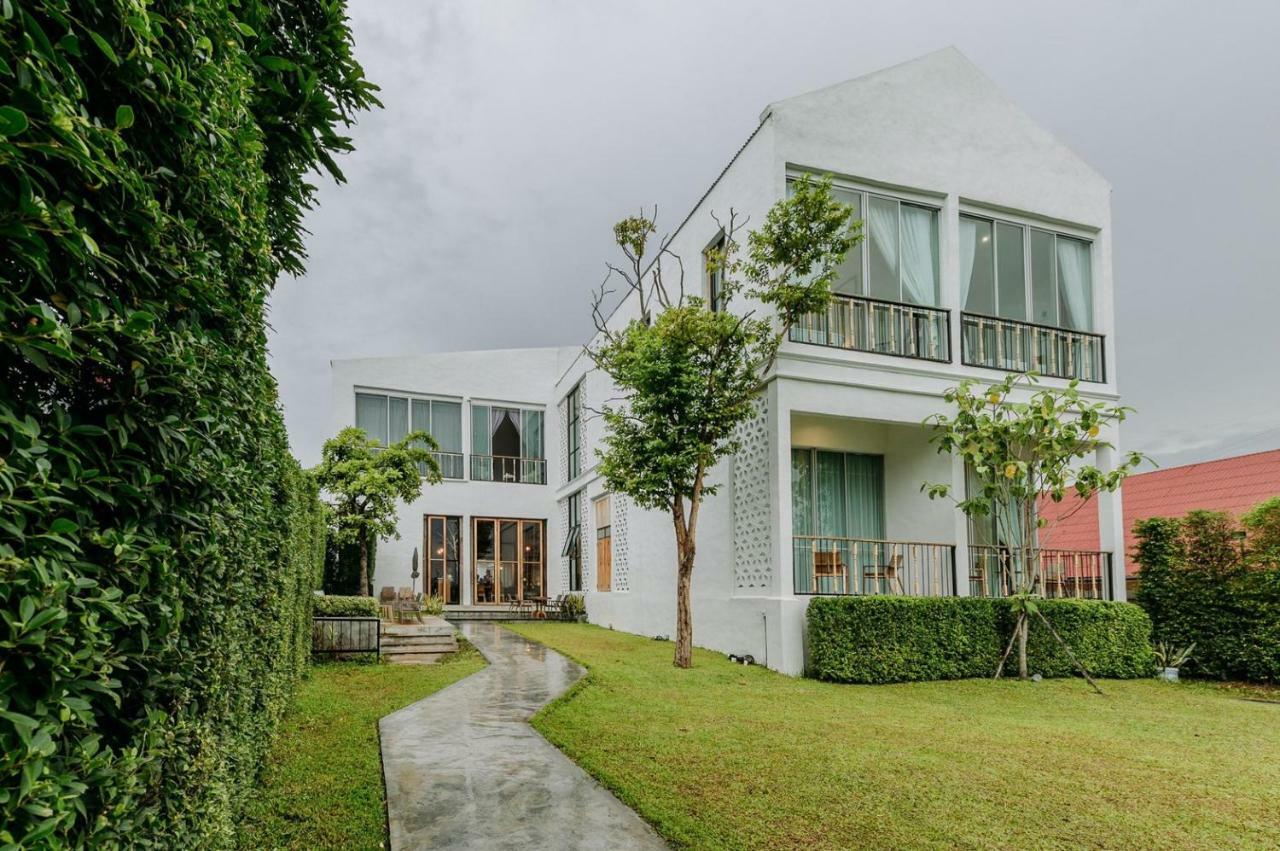 White Wall Riverfront Hotel Kamphaeng Phet Zewnętrze zdjęcie